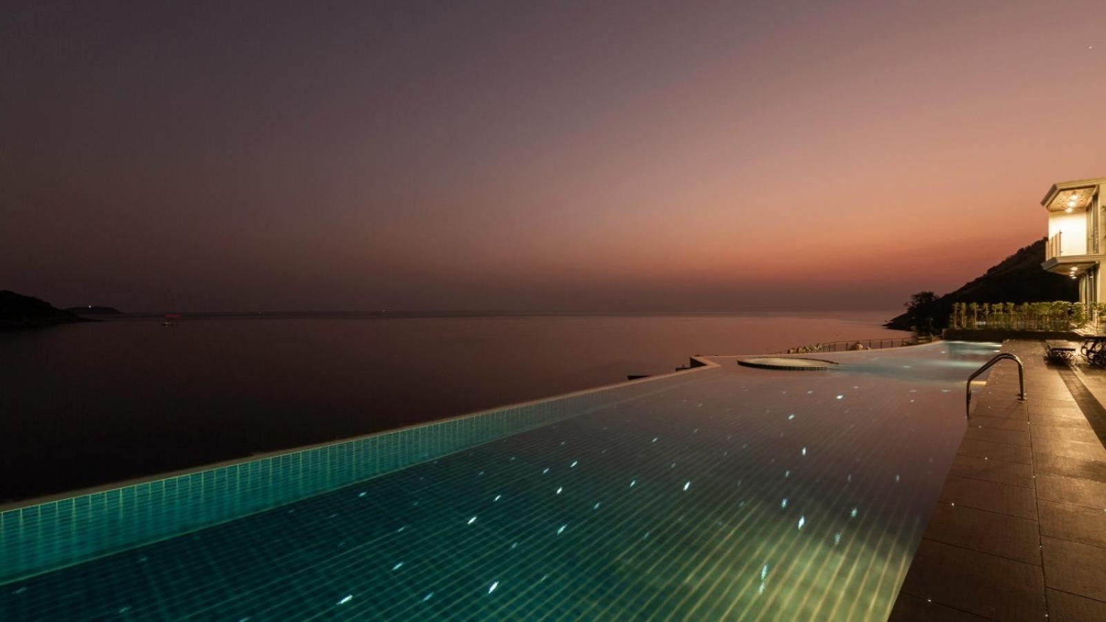 Villa Thousand Cliffs Nai Harn Екстериор снимка